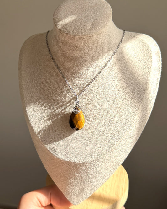 שרשרת טייגר איי בצורת טיפה | סטיינלס סטיל