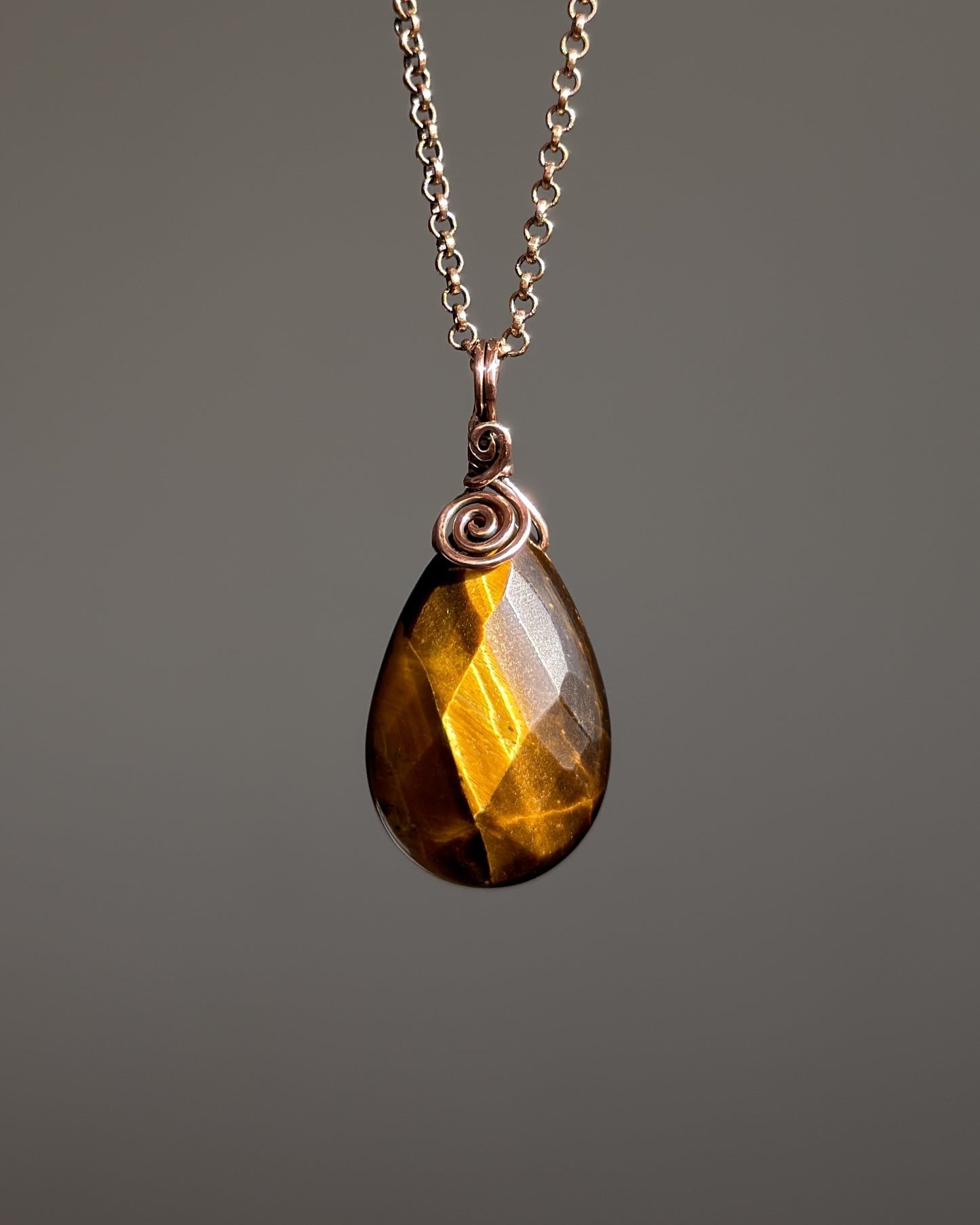 שרשרת נחושת טייגר איי בצורת טיפה