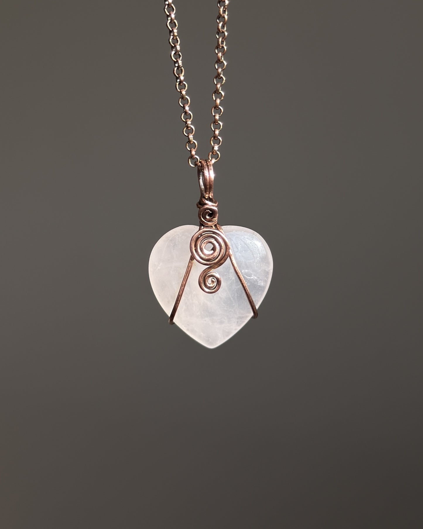 שרשרת נחושת רוז קוורץ לב | Triple Spiral