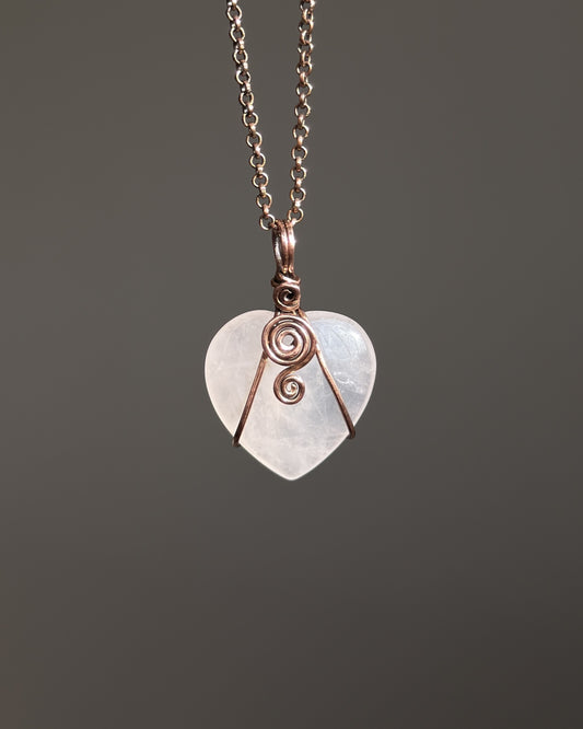שרשרת נחושת רוז קוורץ לב | Triple Spiral