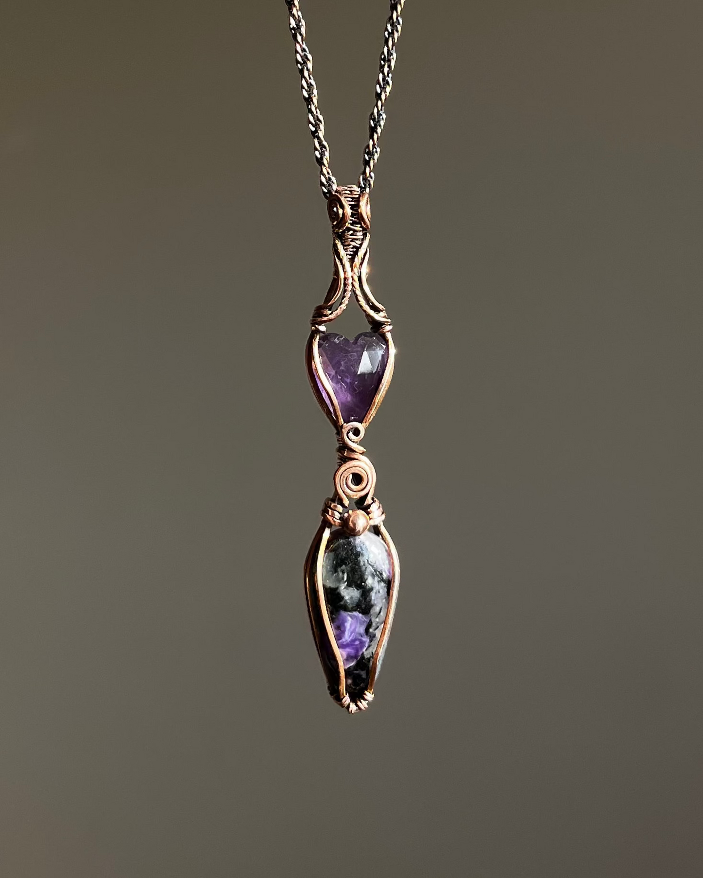 שרשרת נחושת צ'רוייט עם לב אמטיסט