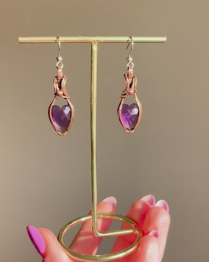 עגילים נחושת אמטיסט בצורת לב