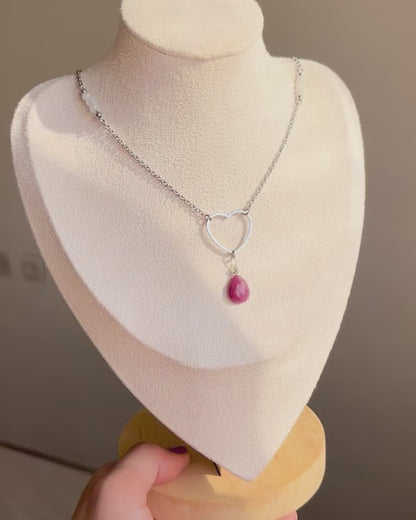 שרשרת צ'וקר לב עם רובי וחרוזי מונסטון ריינבו | סטיינלס סטיל